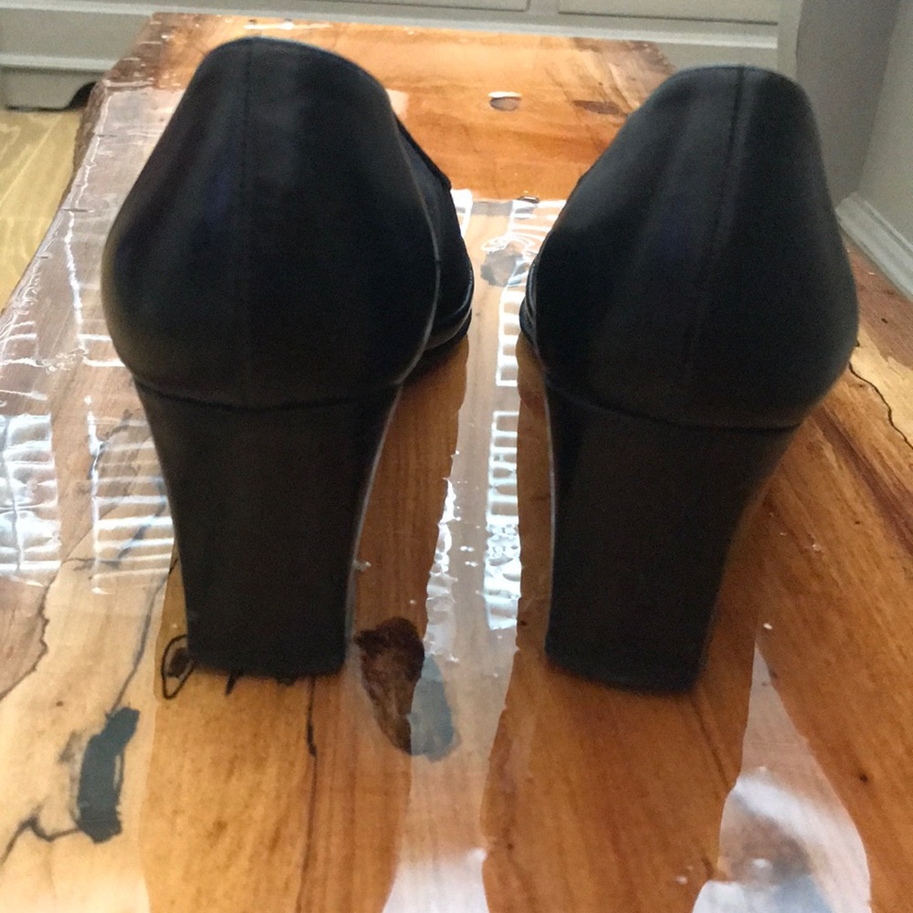 Rangoni Pumps - image 2